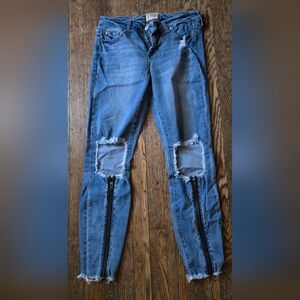 Distressed Jeans Size 27